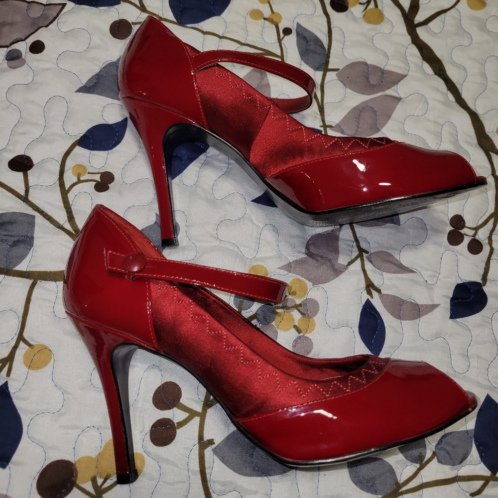 Giani Bini Red Peep Toe Mary Jane Heels